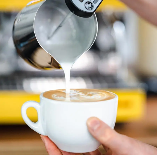 Професійний пітчер для молока Rhino Coffee Gear - нержавіюча сталь 360 мл  RHMJ12OZ фото